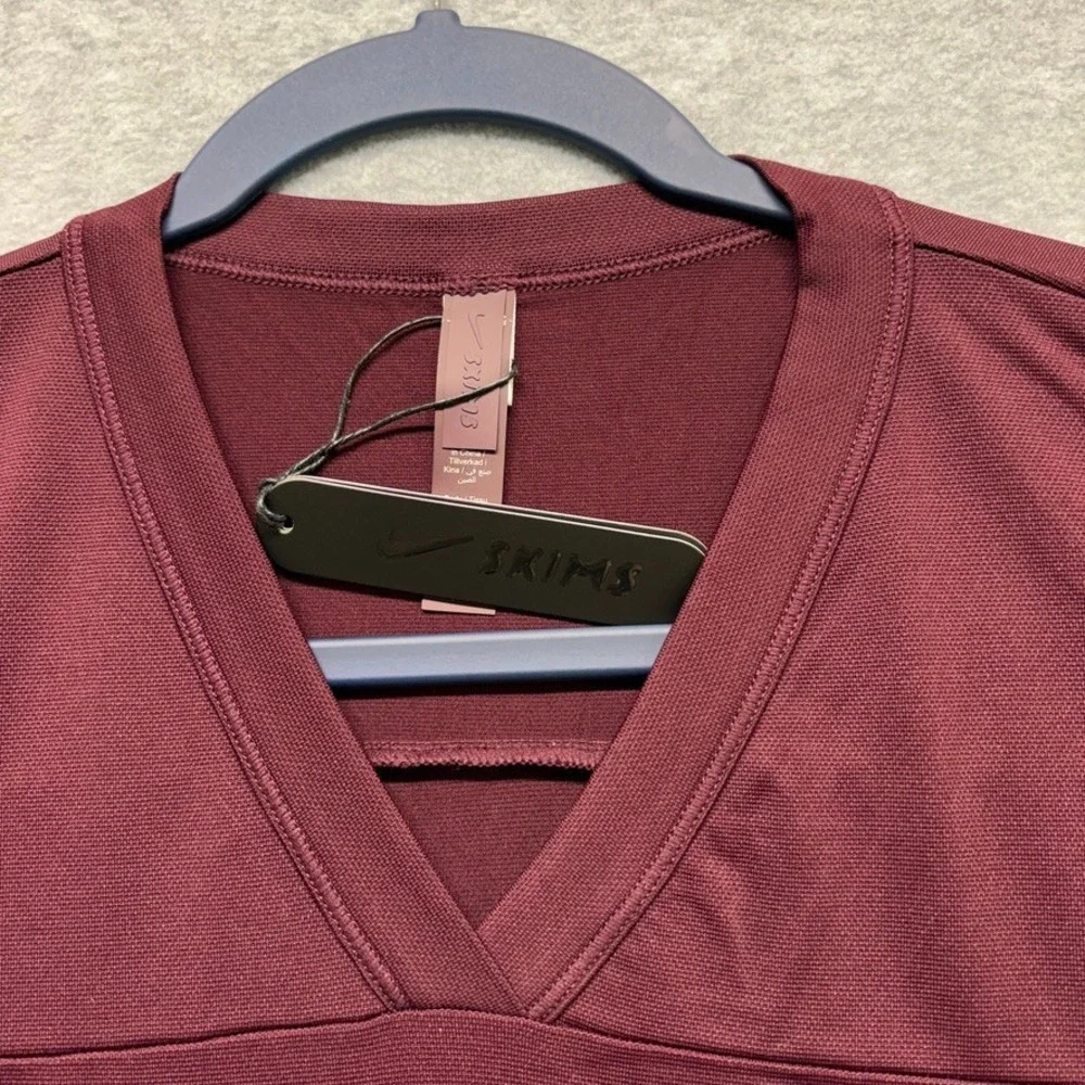 Nike X Skims Top Womens XS Maroon Currant V Neck Oversized Tee Sport New